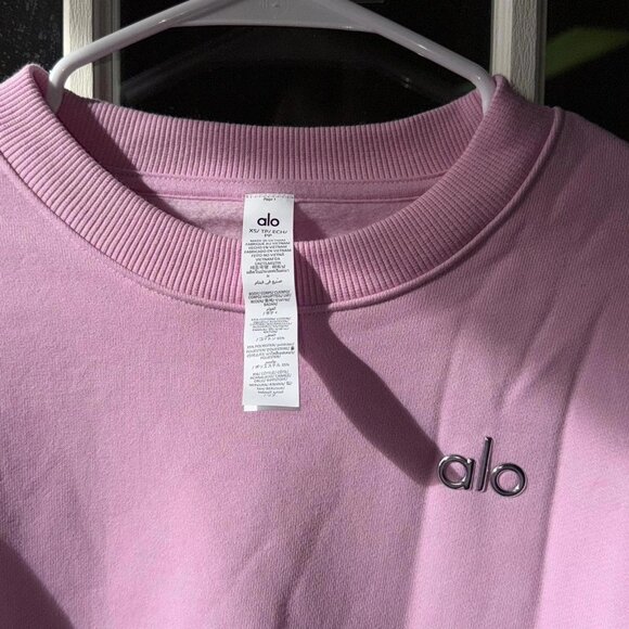 Alo Yoga Cropped Accolade Crewneck And Accolade Short Set Candy Heart Pink Auth - Picture 4 of 6